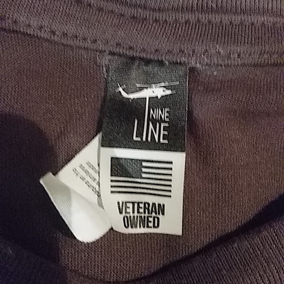 Nine line t-shirt - Picture 4 of 4